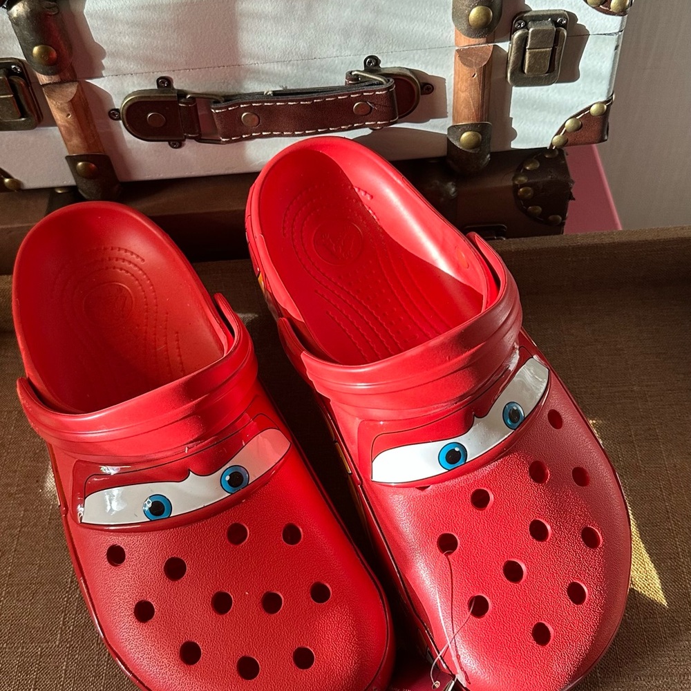 Lightning McQueen Crocs